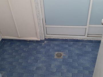 SE VENDE CASA de 3 HABITACIONES en LAMADRID 200