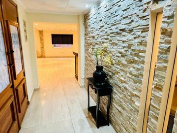 Alquiler de casa amoblada en Campos de Echeverria- Canning