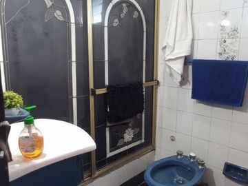 VENTA CASA+ LOCAL+2 DPTOS IDEAL INVERSOR. LANUS
