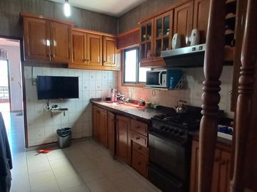 VENTA CASA+ LOCAL+2 DPTOS IDEAL INVERSOR. LANUS