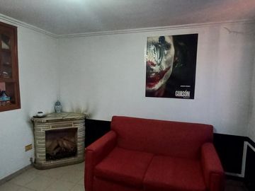 VENTA CASA+ LOCAL+2 DPTOS IDEAL INVERSOR. LANUS