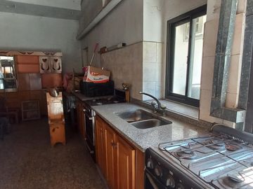 VENTA CASA+ LOCAL+2 DPTOS IDEAL INVERSOR. LANUS
