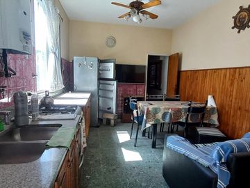 VENTA CASA+ LOCAL+2 DPTOS IDEAL INVERSOR. LANUS