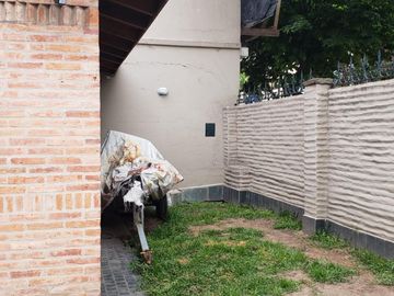 2 Propiedades unidas con Lotes de 12,07 x 24,05 y 9,02 x 24,06. Ideal Uso Comercial y Vivienda