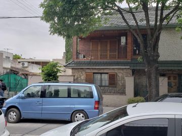 2 Propiedades unidas con Lotes de 12,07 x 24,05 y 9,02 x 24,06. Ideal Uso Comercial y Vivienda