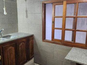 CASA 4 AMBIENTES GARAGE FONDO LIBRE PILETA EXCELENTE ESTADO