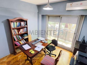 Blanco Encalada 2500 - Amplio departamento de 4 ambientes con dependencia - Belgrano