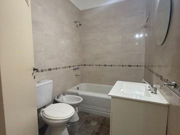 CABALLITO/Departamento en PB de 3 Amb con Dos Patios/Oportunidad