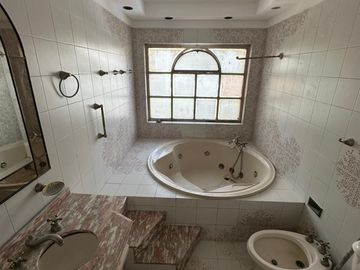 Casa De 6 Ambientes En Venta, Ramos Mejia. **ideal Constructor**