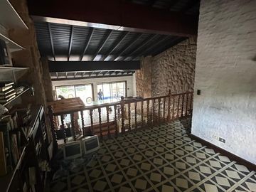 Casa De 6 Ambientes En Venta, Ramos Mejia. **ideal Constructor**