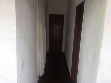 CASA QUINTA CON PISCINA , FONDO PARQUIZADO, PARRILLA, SAUNA