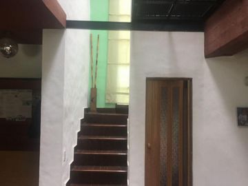 CASA QUINTA CON PISCINA , FONDO PARQUIZADO, PARRILLA, SAUNA