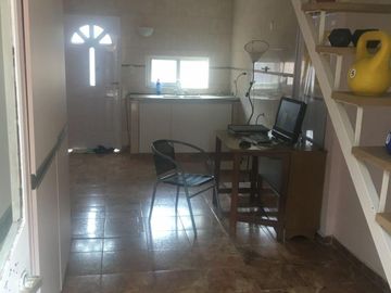 CASA QUINTA CON PISCINA , FONDO PARQUIZADO, PARRILLA, SAUNA
