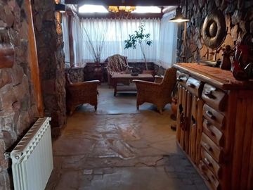GRAN CASA + CABAÑA ADICIONAL- BUSTILLO Y NILPI