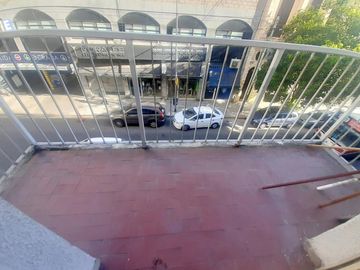 MONOAMBIENTE MUY LUMINOSO CON BALCON EN BALVANERA