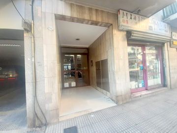 MONOAMBIENTE MUY LUMINOSO CON BALCON EN BALVANERA