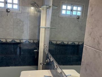 Venta 2 Amb. En Belgrano Con Balcon Terraza C/parrilla + Cochera Fija + Baulera