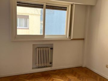 Venta 2 Amb. En Belgrano Con Balcon Terraza C/parrilla + Cochera Fija + Baulera