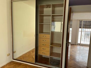 Venta 2 Amb. En Belgrano Con Balcon Terraza C/parrilla + Cochera Fija + Baulera