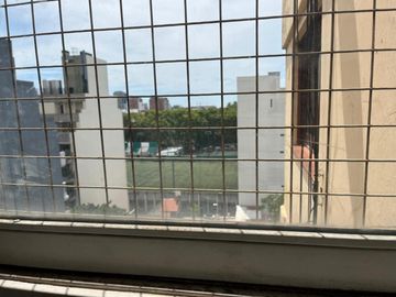 Venta 2 Amb. En Belgrano Con Balcon Terraza C/parrilla + Cochera Fija + Baulera