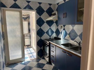 Venta 2 Amb. En Belgrano Con Balcon Terraza C/parrilla + Cochera Fija + Baulera
