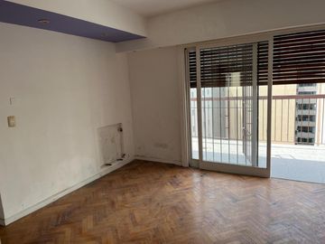 Venta 2 Amb. En Belgrano Con Balcon Terraza C/parrilla + Cochera Fija + Baulera