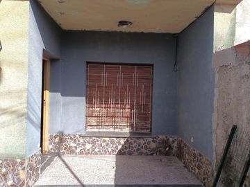 CASA IDEAL DOS FAMILIA / DOS PLANTAS / VENTA EN BLOCK O DIVIDIDAS.
