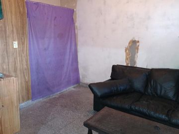 CASA IDEAL DOS FAMILIA / DOS PLANTAS / VENTA EN BLOCK O DIVIDIDAS.