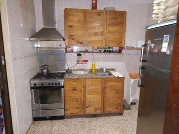 CASA IDEAL DOS FAMILIA / DOS PLANTAS / VENTA EN BLOCK O DIVIDIDAS.