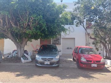 Propiedad en venta de 6 loft y 4 mini Departamentos   en  Lomas  de  Casa Blanca
