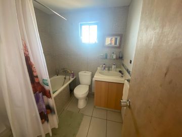SE VENDE PARCELA CON SERVICIOS BASICOS Y CASA