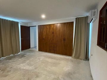CASA REMODELADA EN EL CENTRO DE MÉRIDA