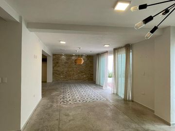 CASA REMODELADA EN EL CENTRO DE MÉRIDA