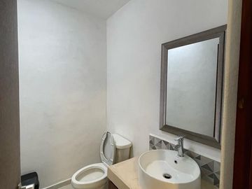 CASA REMODELADA EN EL CENTRO DE MÉRIDA