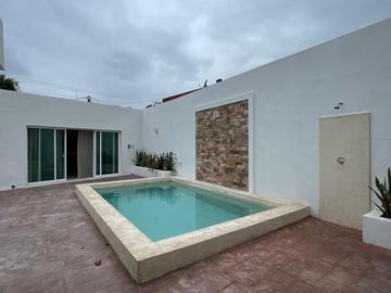 CASA REMODELADA EN EL CENTRO DE MÉRIDA