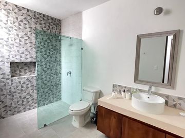 CASA REMODELADA EN EL CENTRO DE MÉRIDA