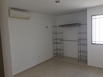 Casa en Venta sobre Av. en Las Américas