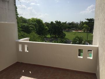 Casa en Venta sobre Av. en Las Américas