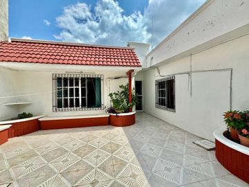 Casa en venta en el centro de Merida, Santiago