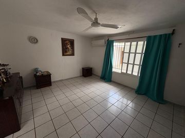 Casa en venta en el centro de Merida, Santiago