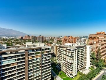Las Condes, amplio y con estupenda vista despejada!