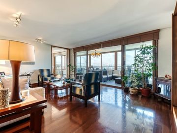 Las Condes, amplio y con estupenda vista despejada!