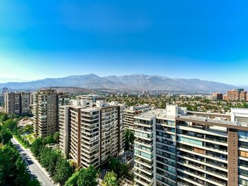 Las Condes, amplio y con estupenda vista despejada!