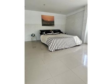 CASA EN PRIMERA LNEA DE LA PLAYA SABANILLA