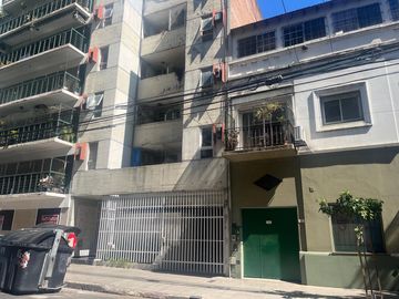 Venta Monoambiente con Cochera y balcón terraza  en Caballito