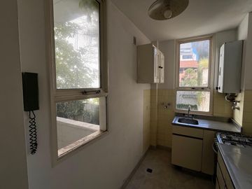 Venta Monoambiente con Cochera y balcón terraza  en Caballito