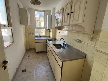 Venta Monoambiente con Cochera y balcón terraza  en Caballito