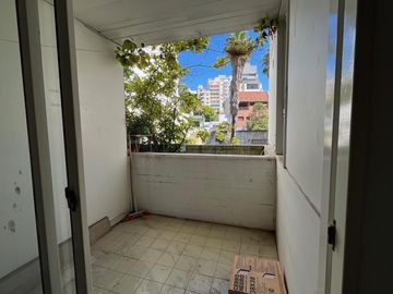 Venta Monoambiente con Cochera y balcón terraza  en Caballito