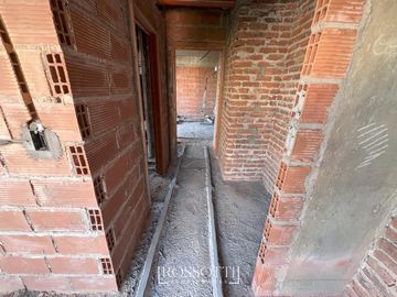 Exc. depto. de 2 amb. c/ balcón al frente - Toilette y Baño en Suite - 45.93m2