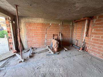 Exc. depto. de 2 amb. c/ balcón al frente - Toilette y Baño en Suite - 45.93m2